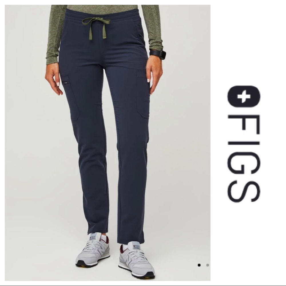 “Yola” Skinny Scrub Pants in Quiet Navy